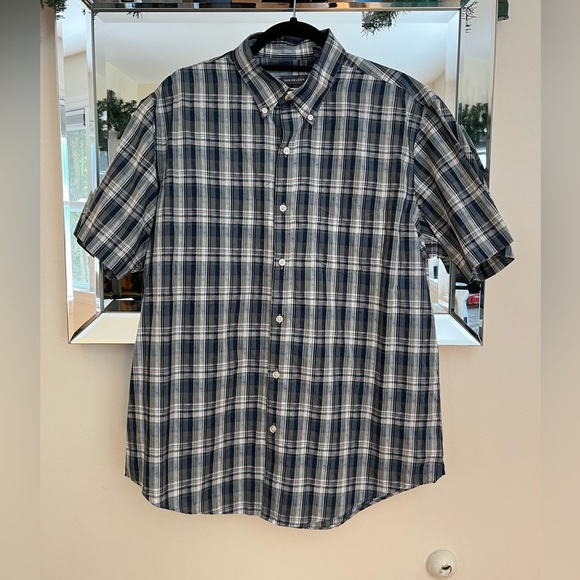 Van Heusen Plaid Button Down Shirt Mens Size L Blue Grey Checkered Classic Fit - Picture 1 of 3